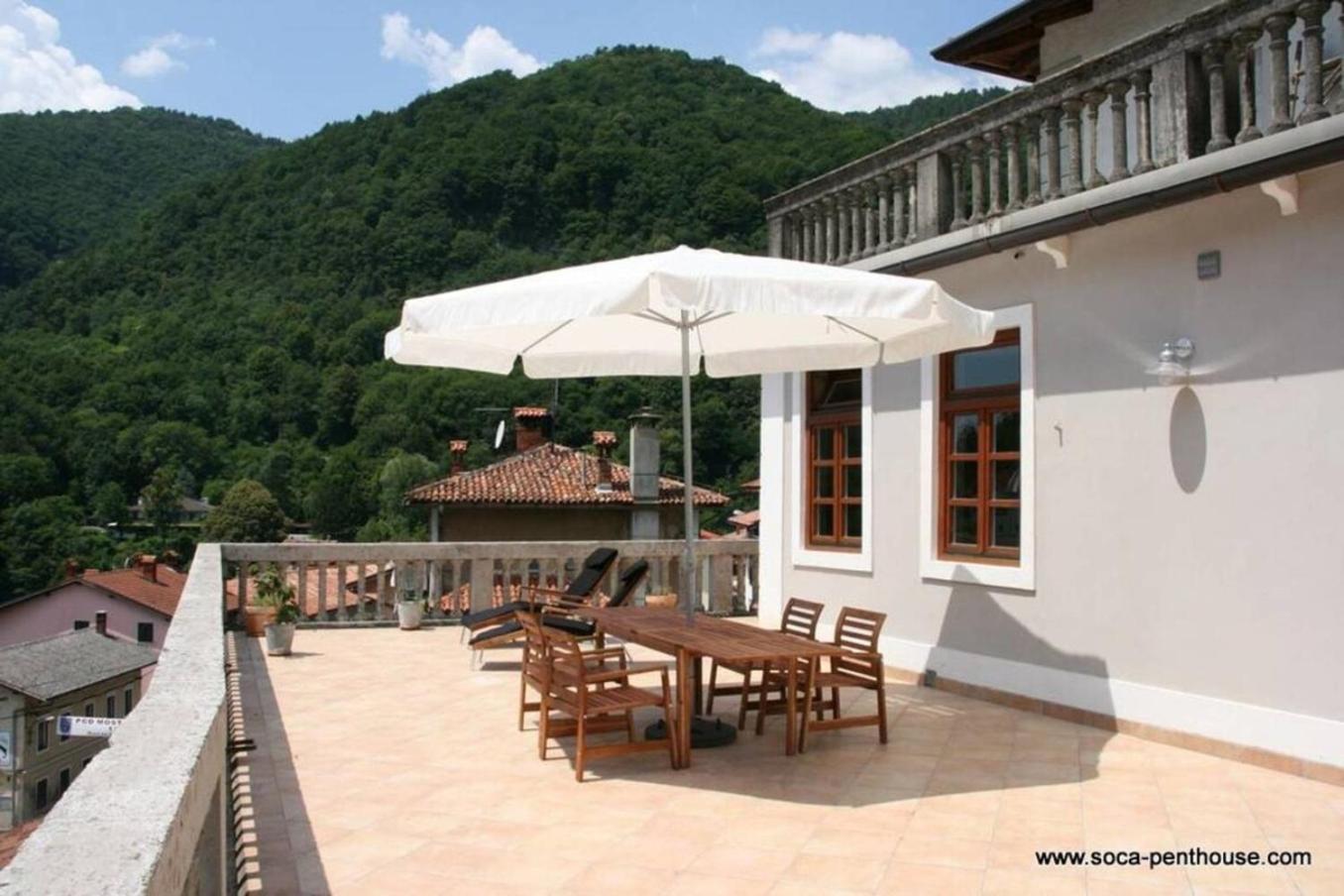 Apartmán Stylish Penthouse With Large Terrace Most na Soči Exteriér fotografie